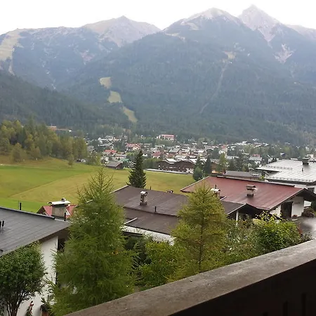 Haus Fichtenstamm *